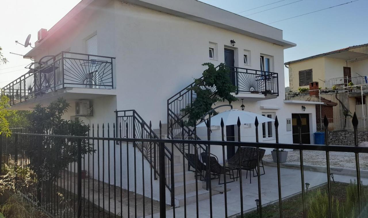 Sunny Holiday Vinisce Exterior photo